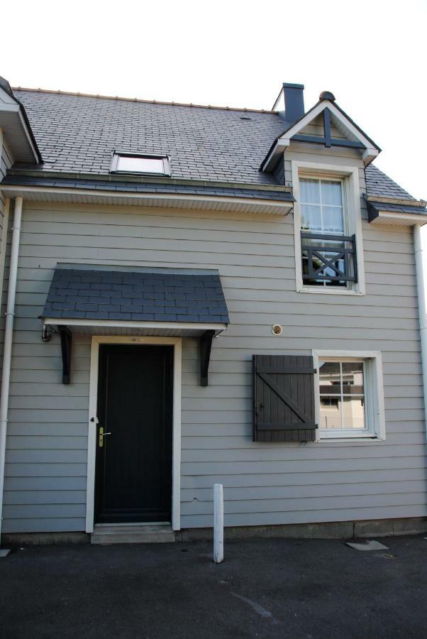 Maison A 迪纳尔 外观 照片
